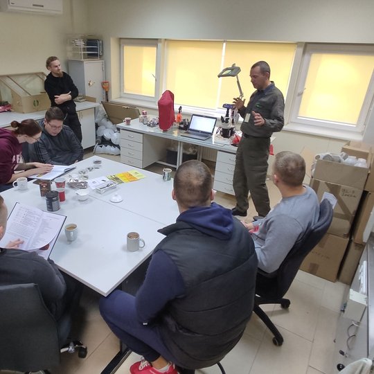 Vytauto Didžiojo universiteto studentai lankosi Valstybinės miškų tarnybos Miško sanitarinės apsaugos skyriaus laboratorijoje